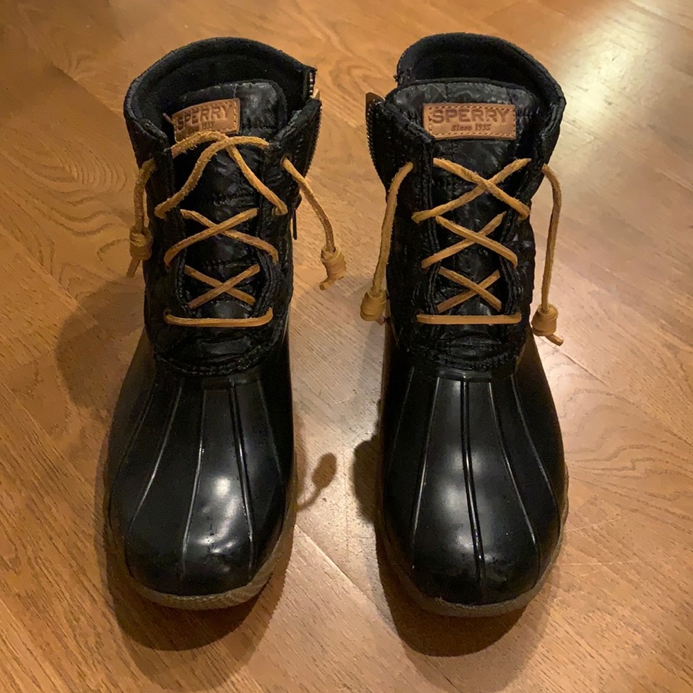 Women’s rain boots